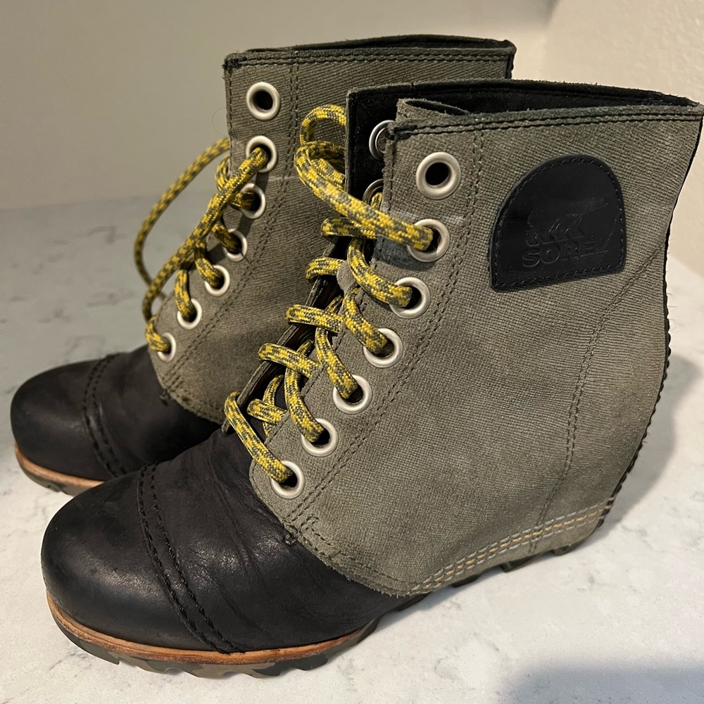 Sorel wedge boot